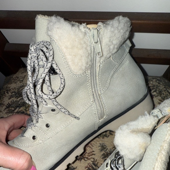 JBU by Jambu Redrock Water Resistant Faux Shearling Ankle Boots Size 9 - Picture 10 of 13